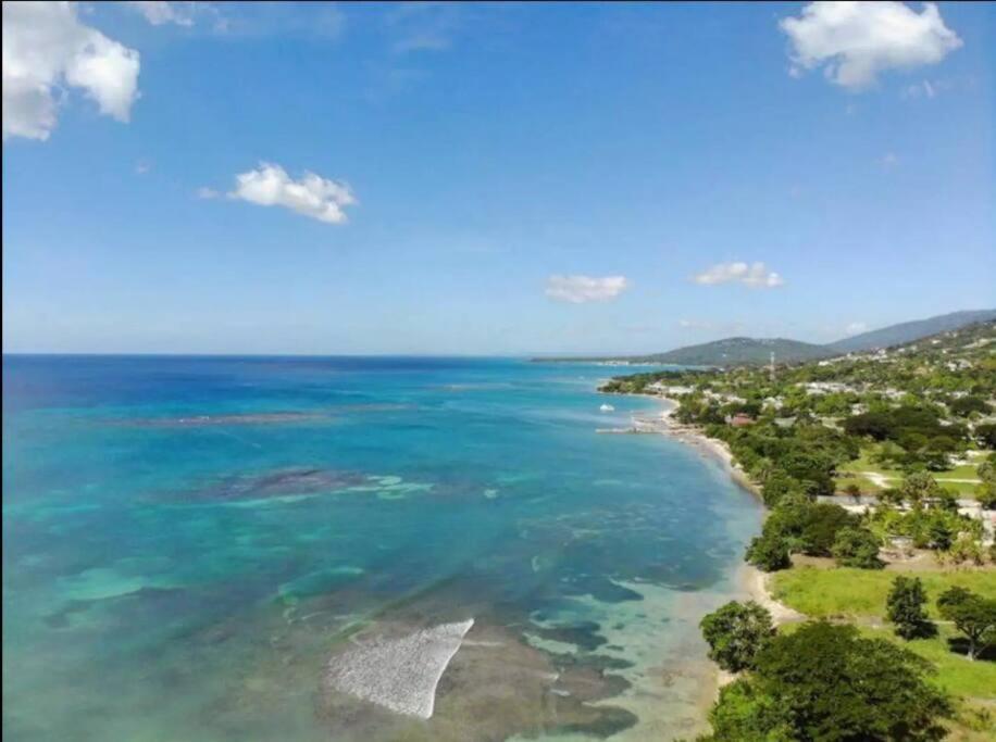Ivy'S Cove Beach Side Condo - Luxury Villa Whitehouse Exterior photo