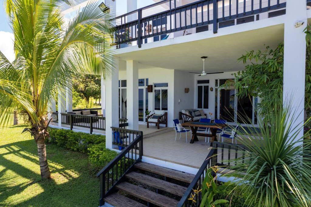 Ivy'S Cove Beach Side Condo - Luxury Villa Whitehouse Exterior photo